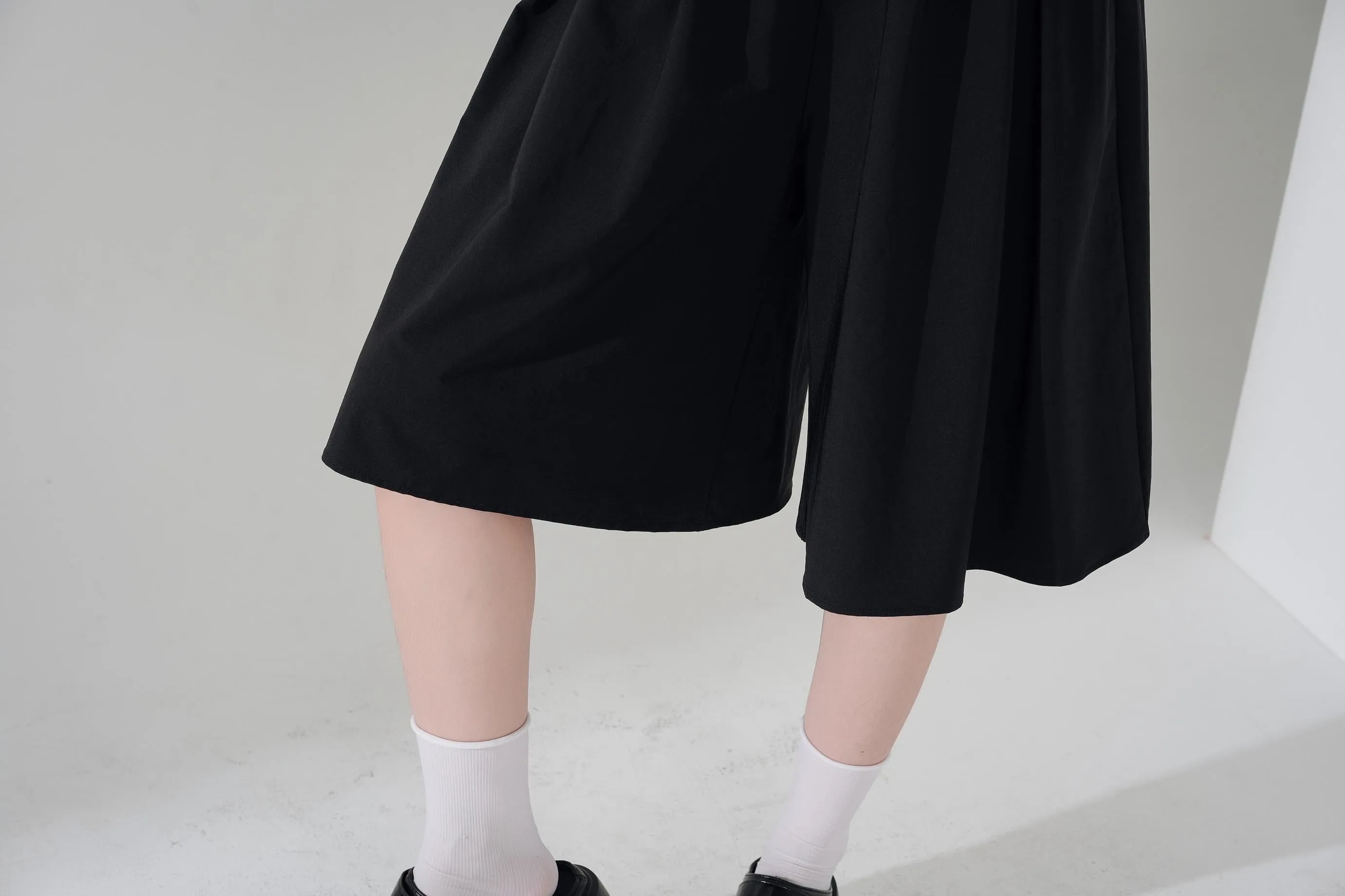 Solid Wide Leg Capri Shorts Made from Soft Silk-Cotton
