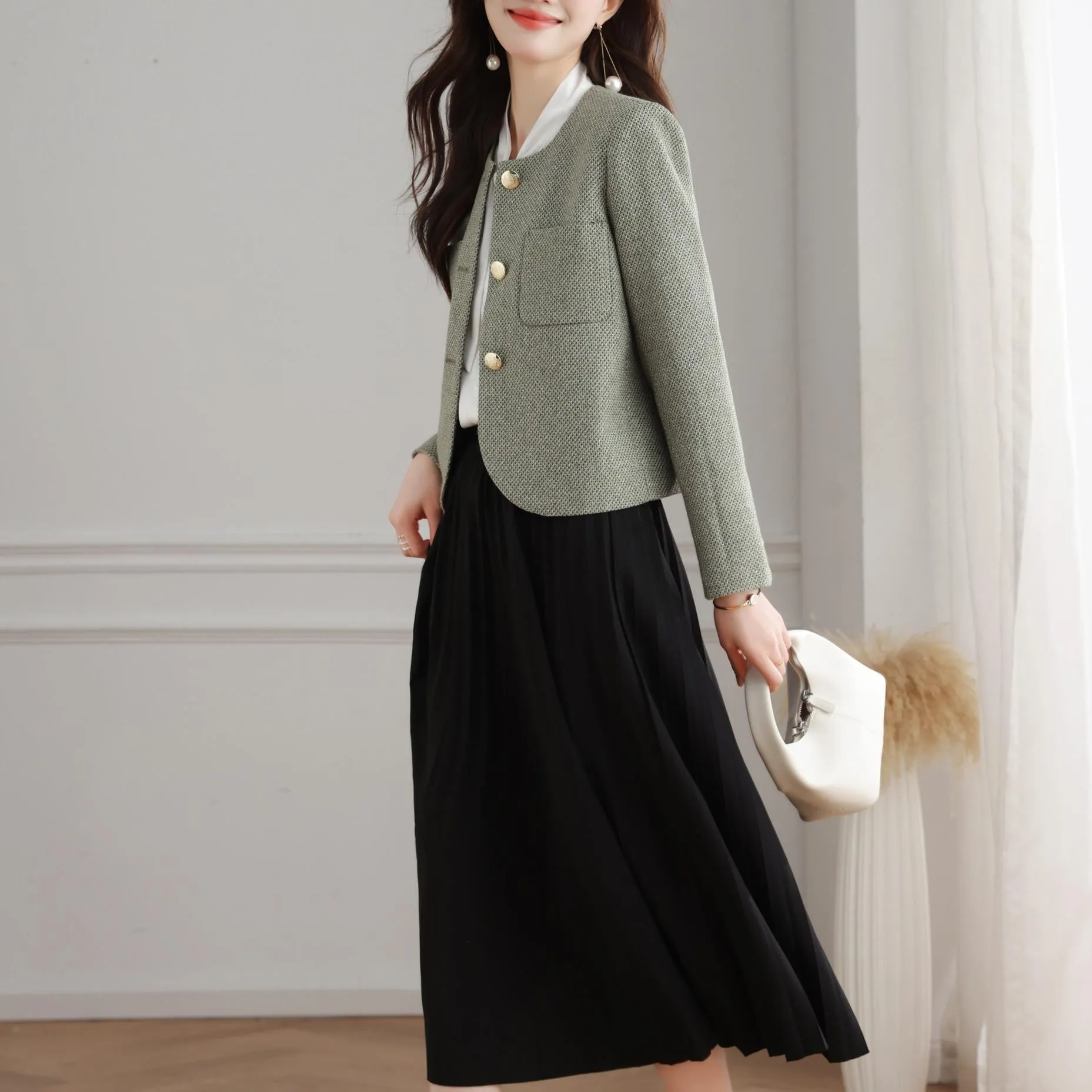 Sophisticated Women's Textured Print Blazer with Patch Pocket