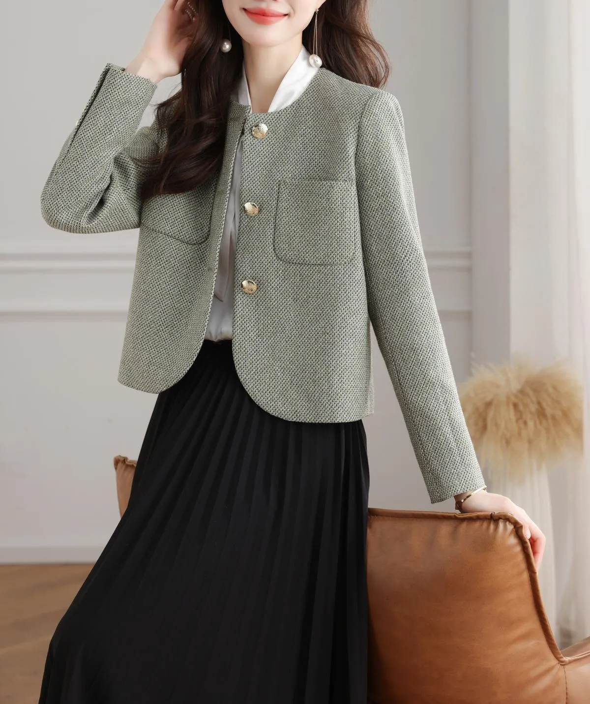 Sophisticated Women's Textured Print Blazer with Patch Pocket