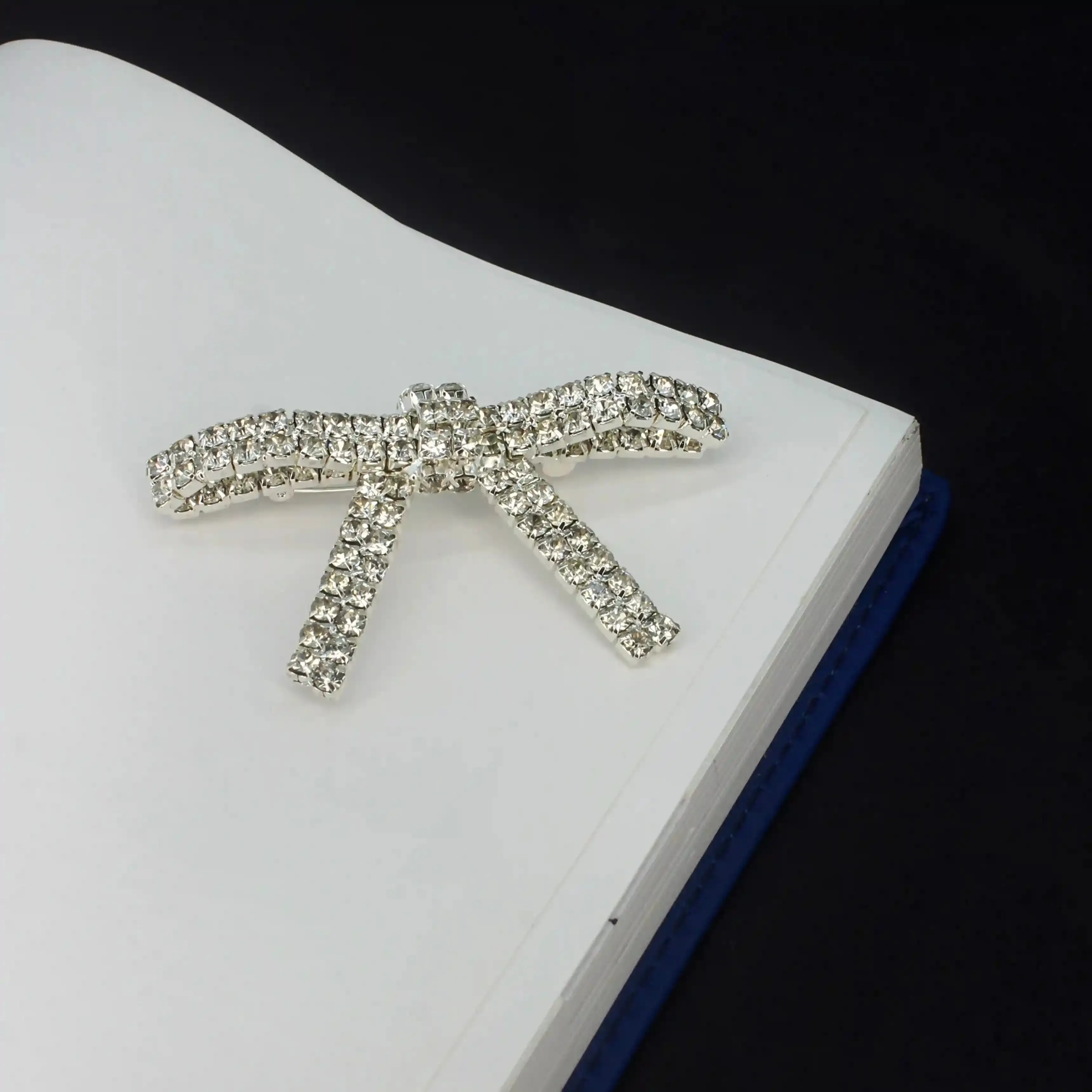 Sparkling Rhinestone Metal Brooches for Women