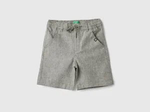 Textured Regular Fit Casual Shorts