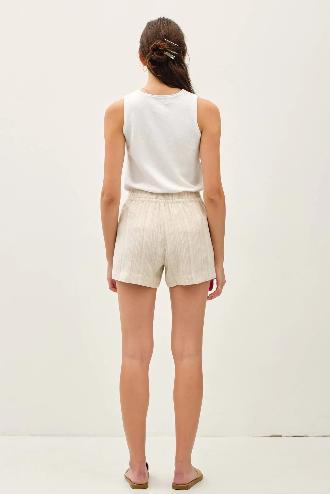 TEXTURED STRIPED SHORTS W DRAWSTRING ELASTIC WAIST