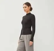 The Lucy Black Long Sleeve Fitted Sweater