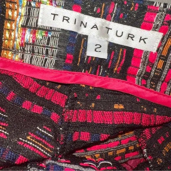 Trina Turk Red Multicolor  Textured Jacquard Mini Shorts Pockets Sz 2 Inseam 3&quot;